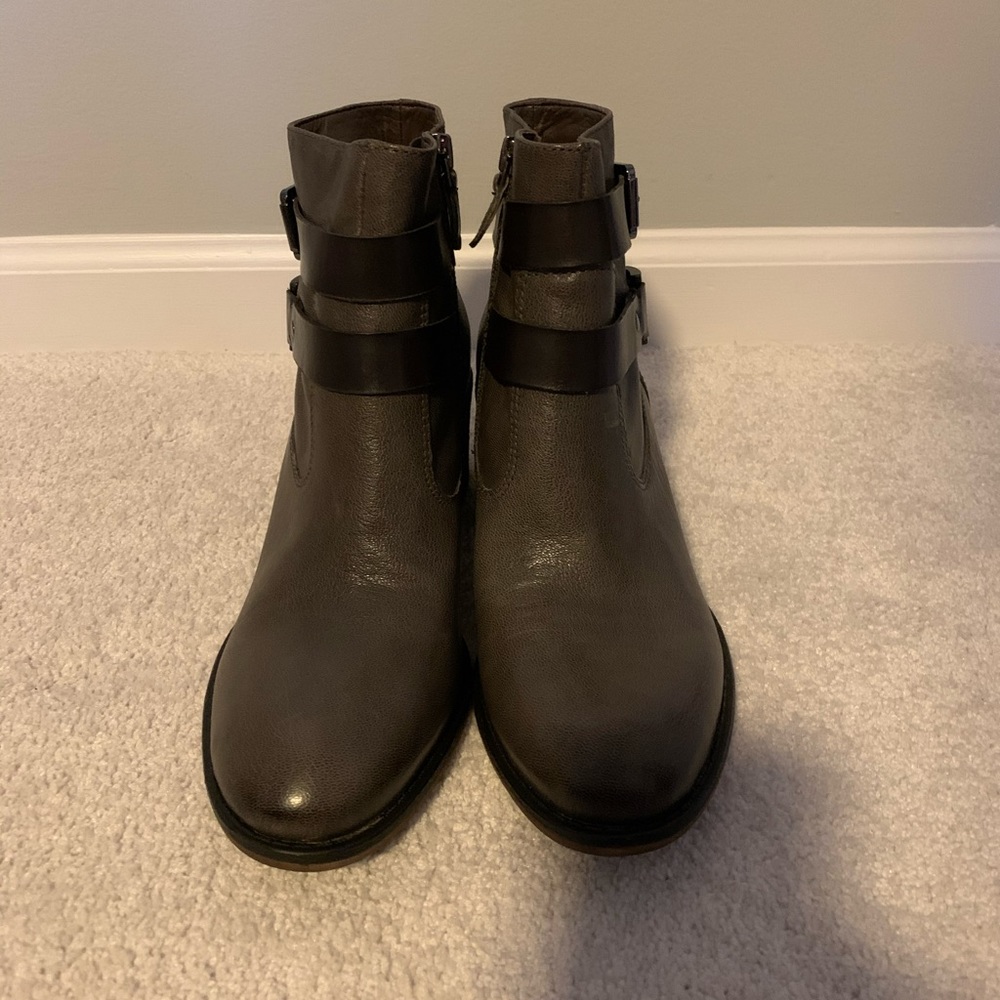 Grey boots